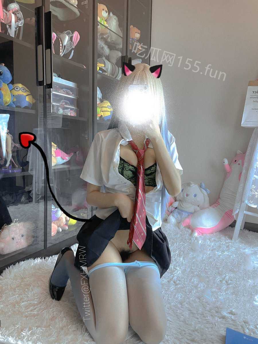 900X1200 10050.jpg