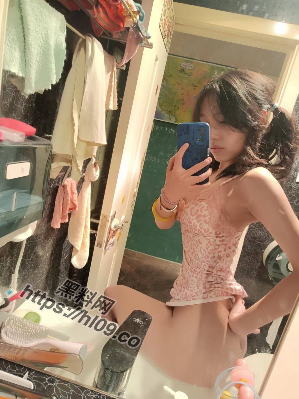 960X1280