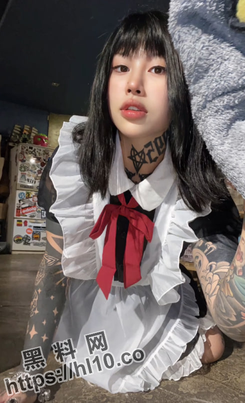 490X806