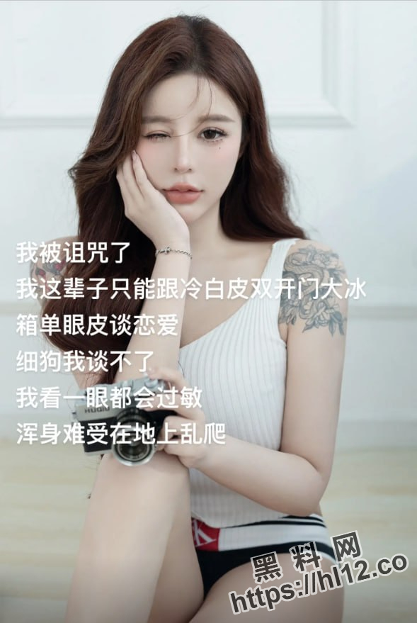589X879