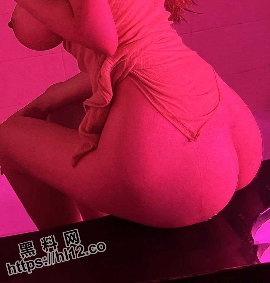 911X956