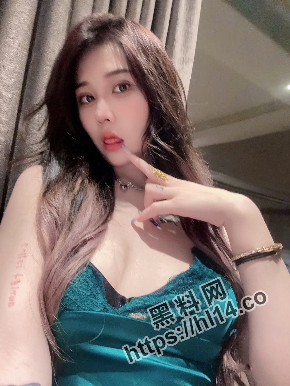 960X1280