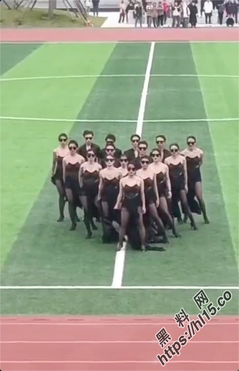 825X1280