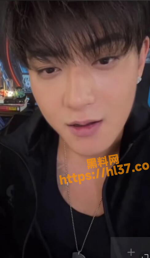 488X842