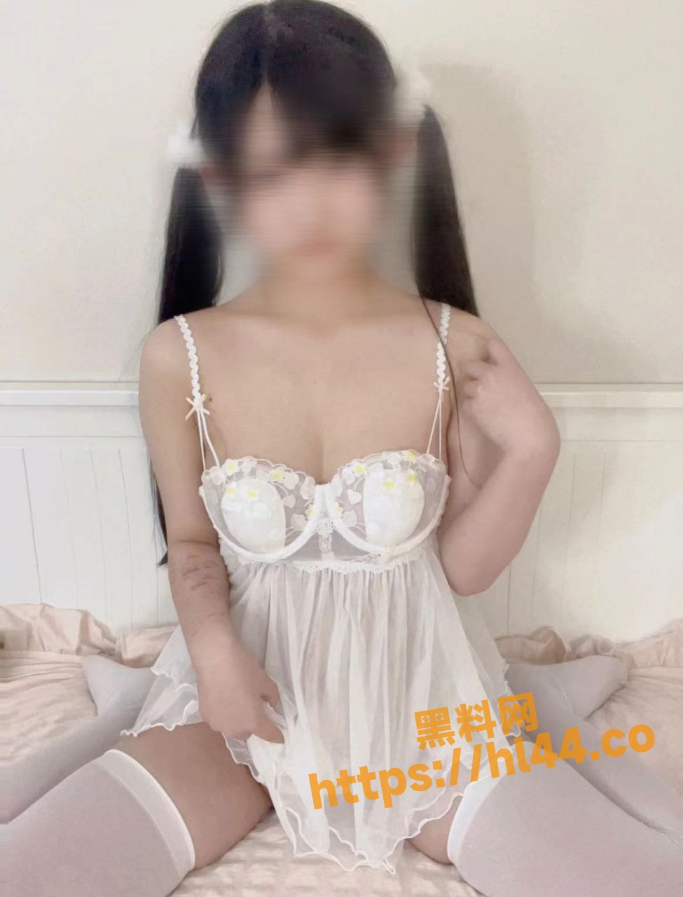 975X1280
