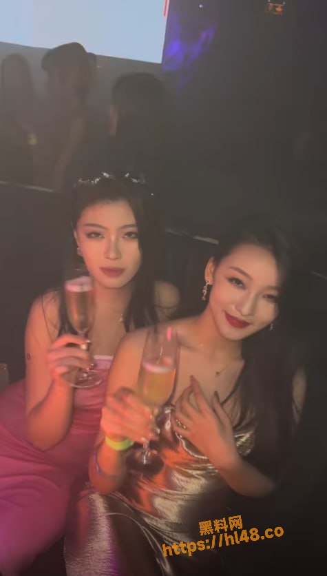 475X836