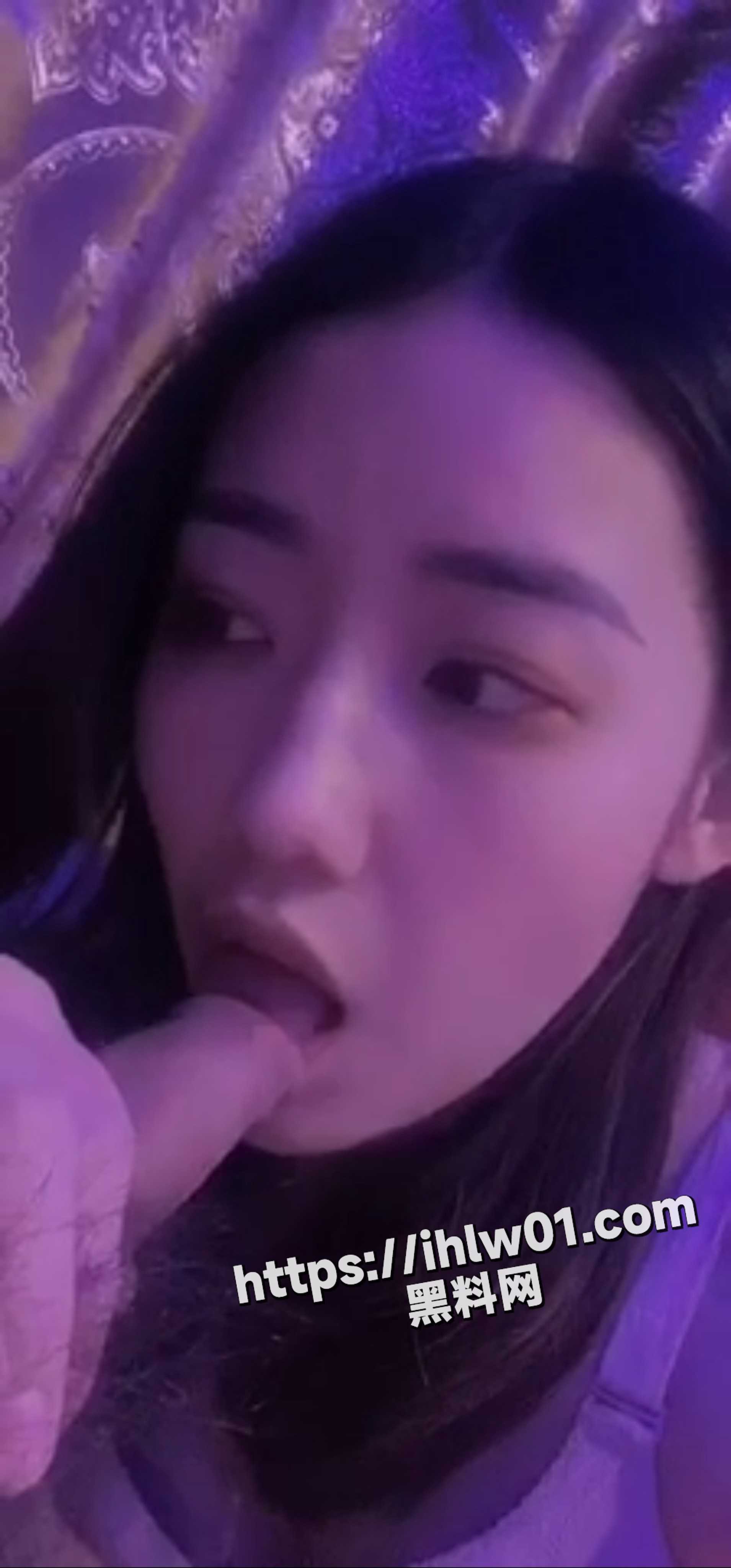 1910X4096