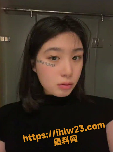 461X618