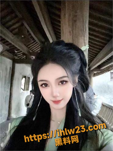 370X494