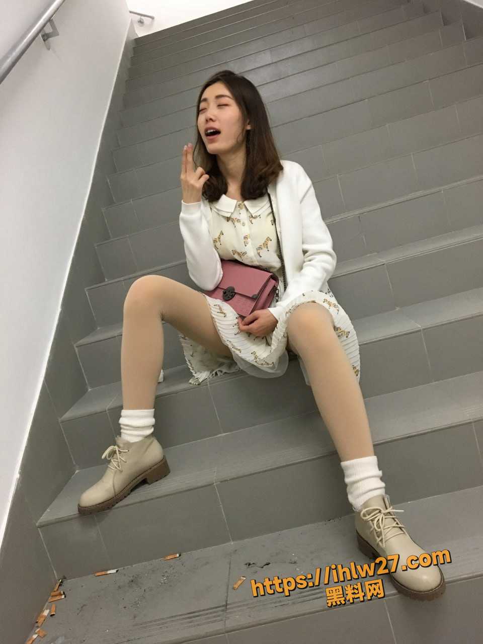 960X1280