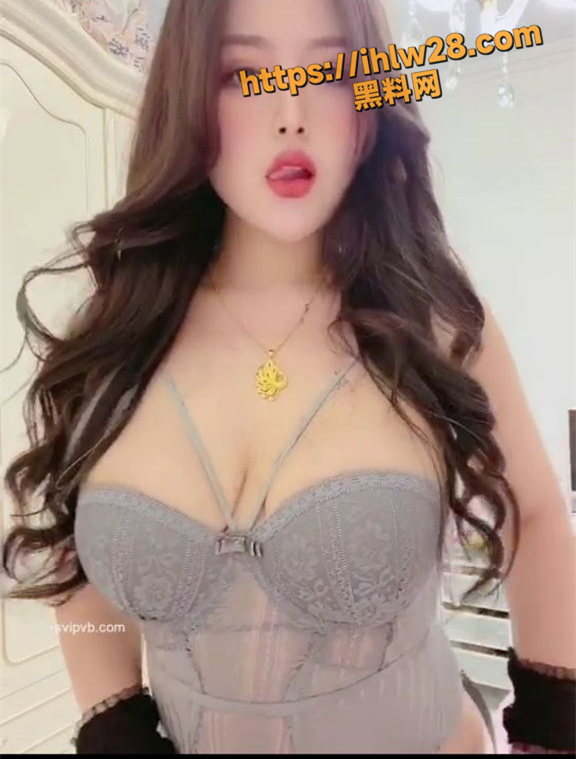 576X759