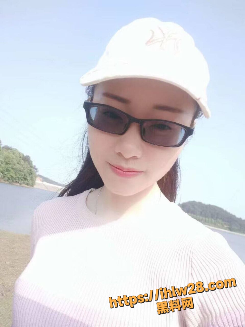 960X1280