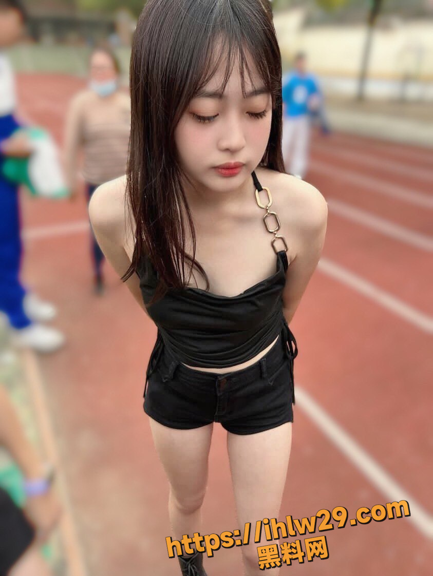 843X1122