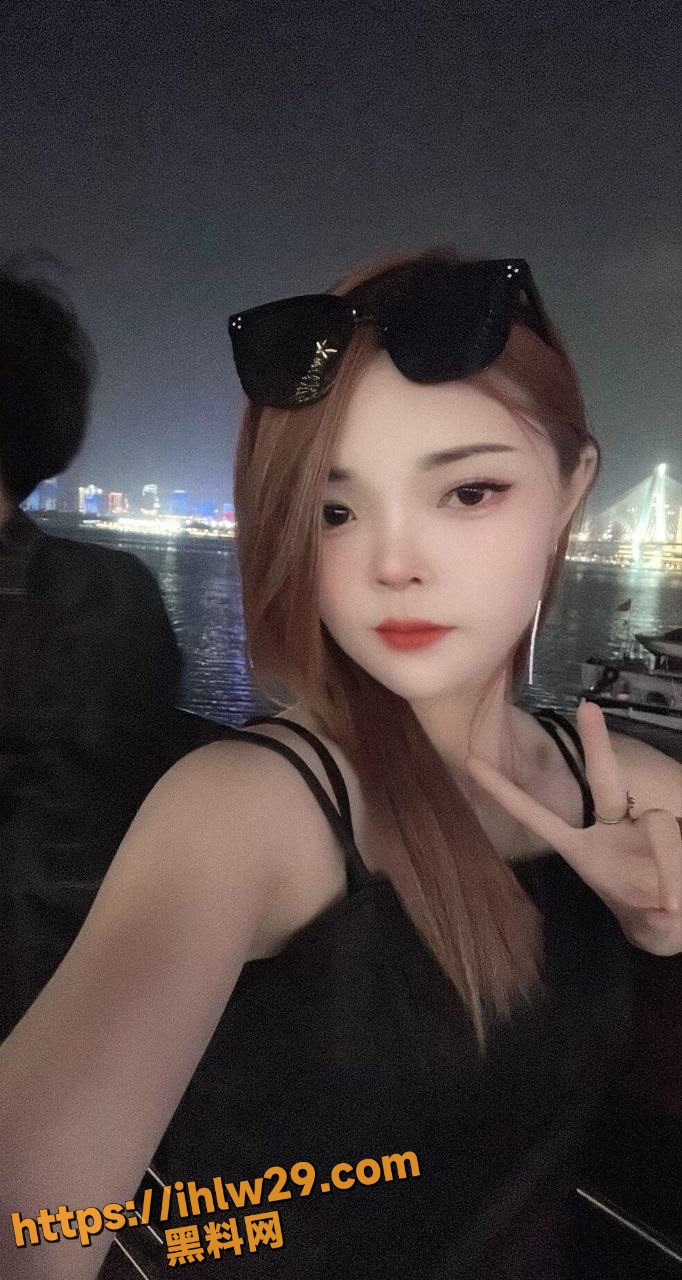 682X1280
