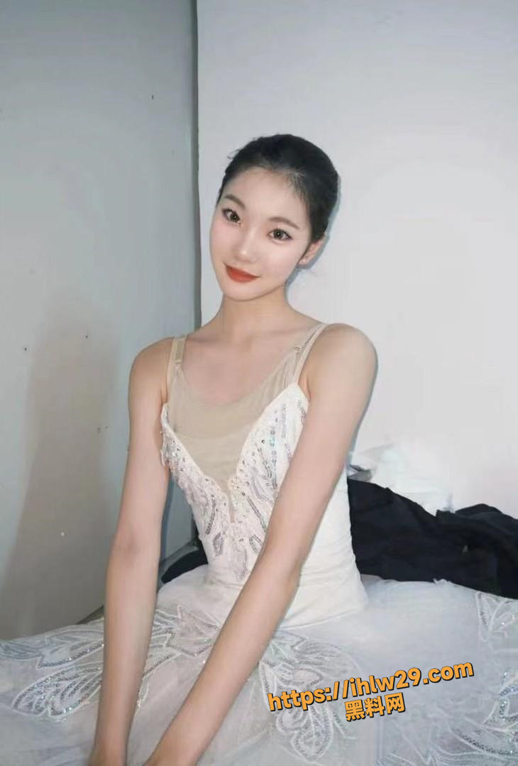730X1079