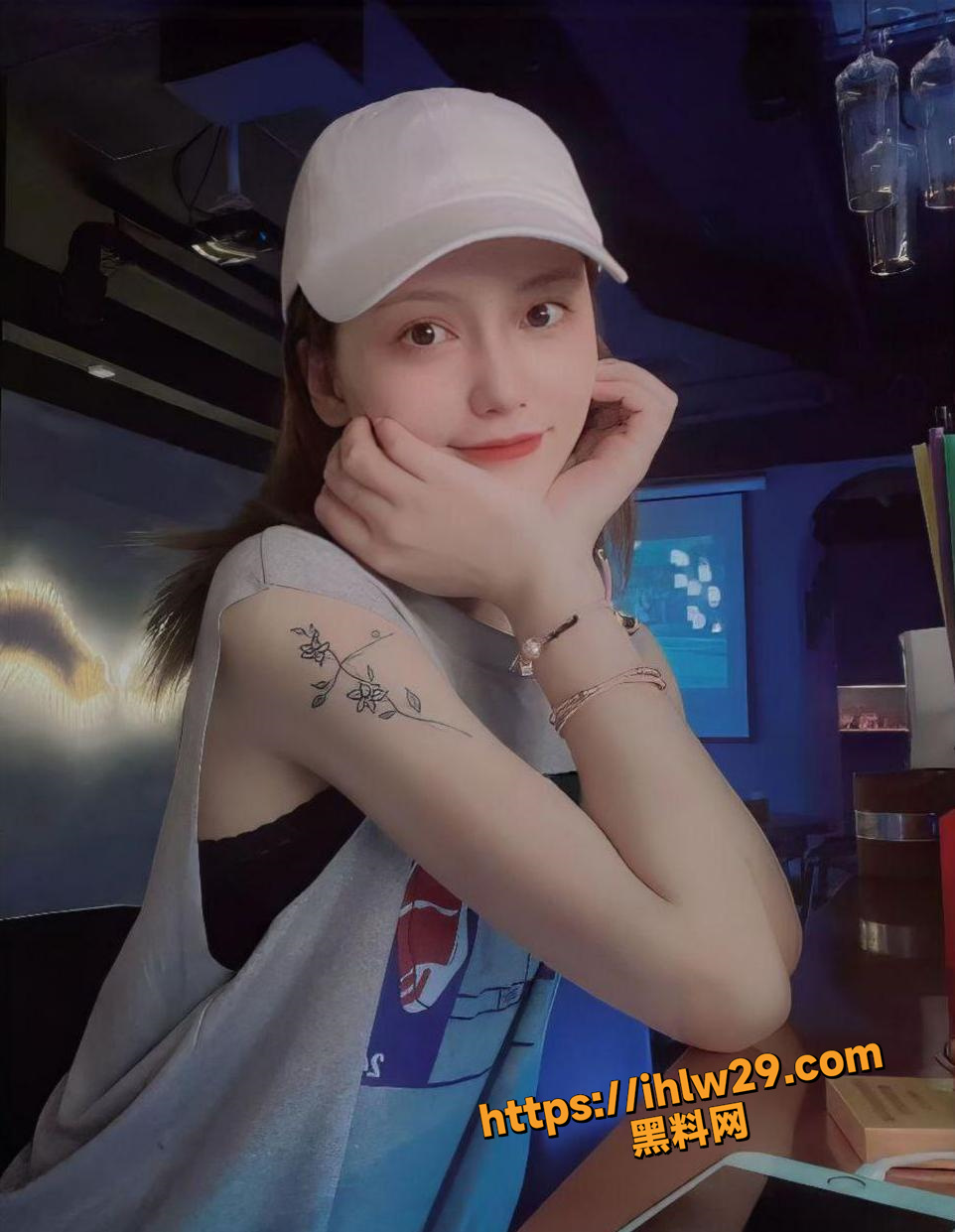 962X1241