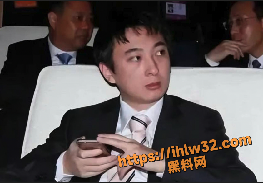 842X588