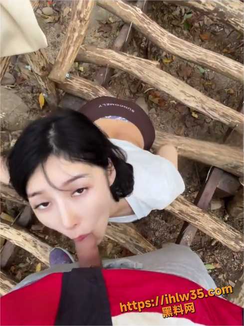 489X653