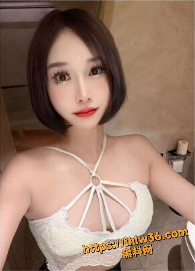639X887