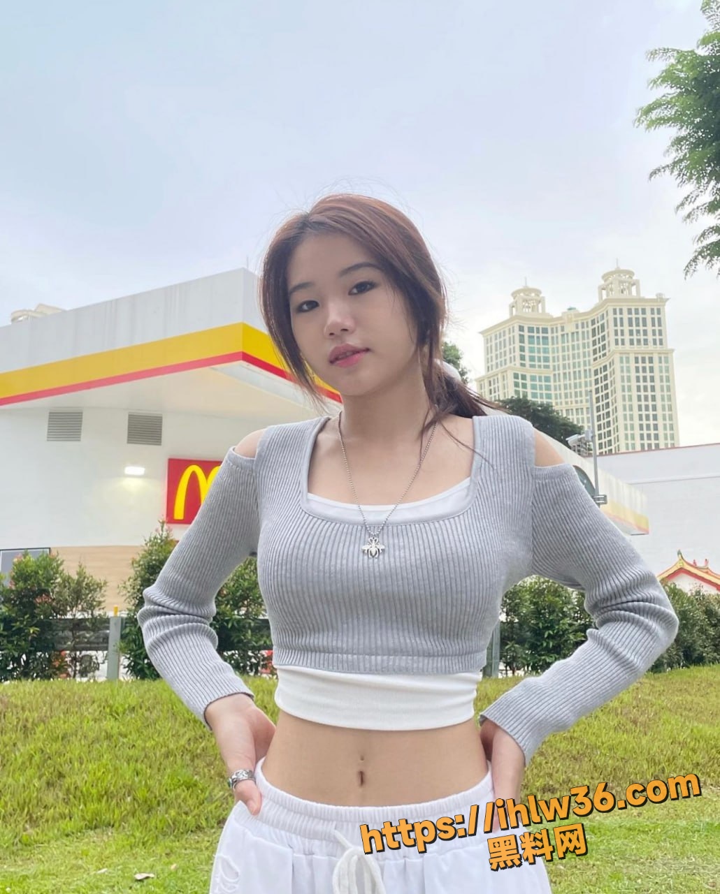 1030X1280