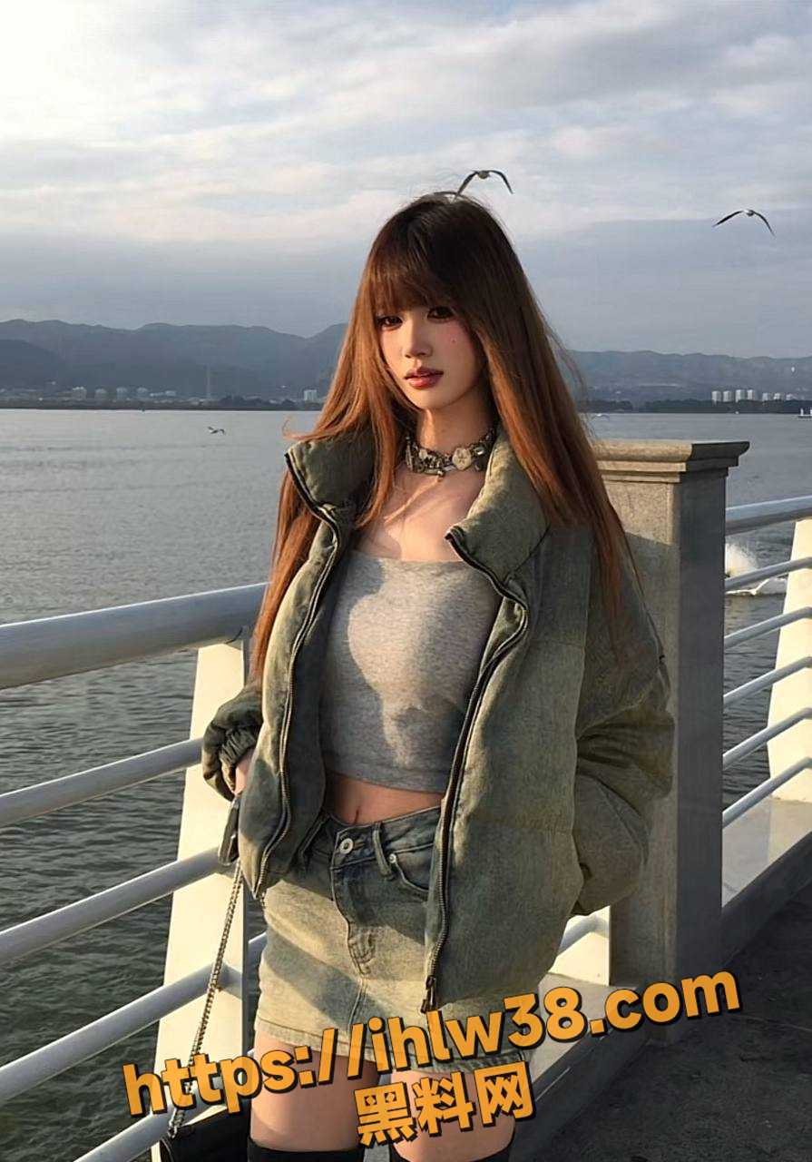 895X1280