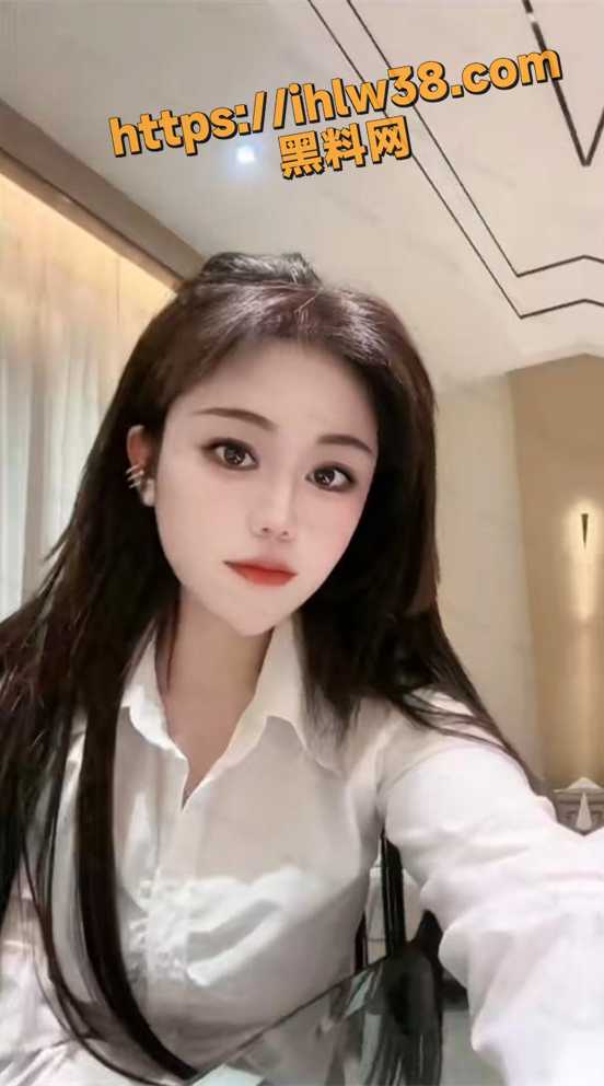 552X992