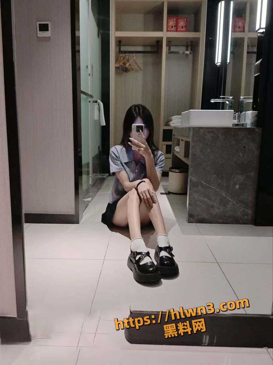 960X1280