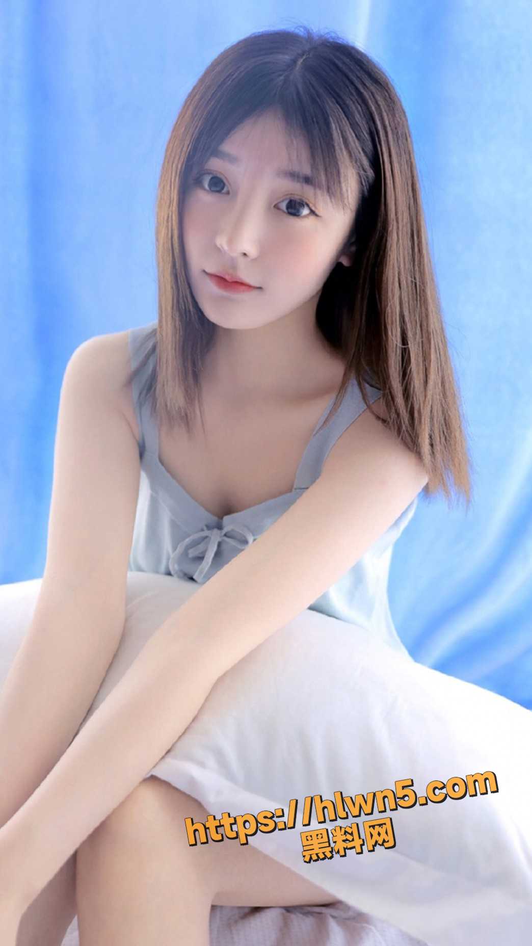1044X1856