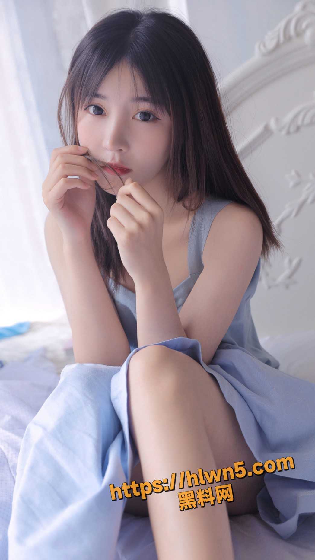 1044X1856