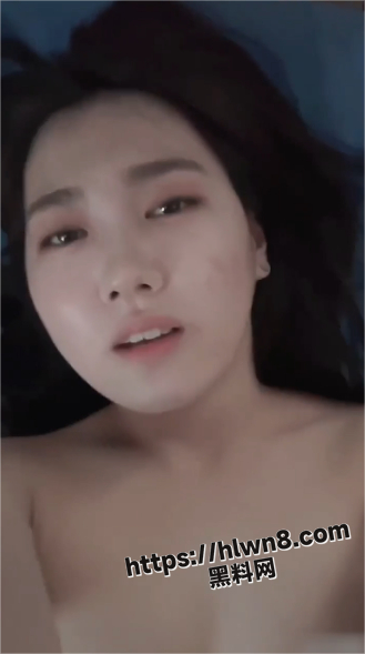 329X589