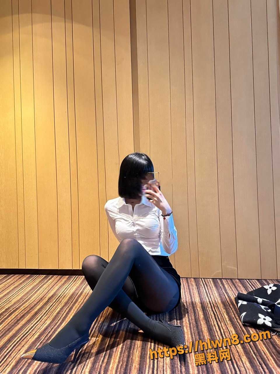 960X1280