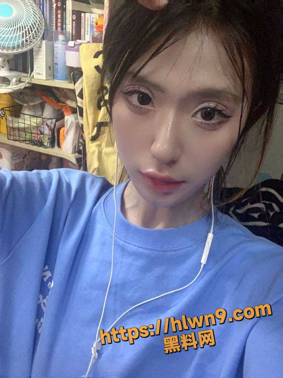960X1280