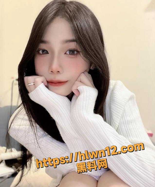 637X770