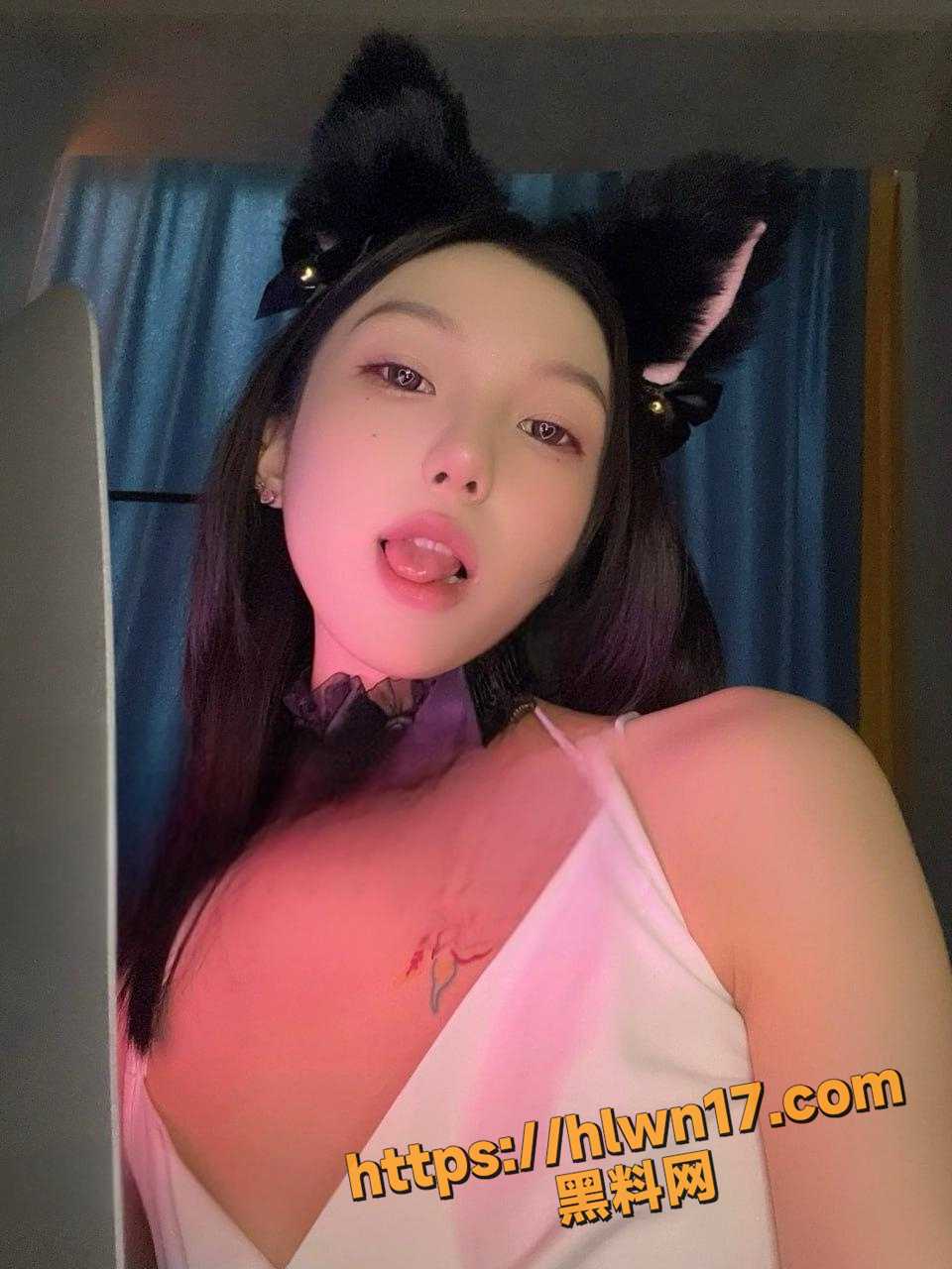 960X1280