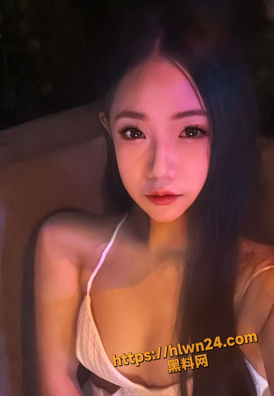 885X1280