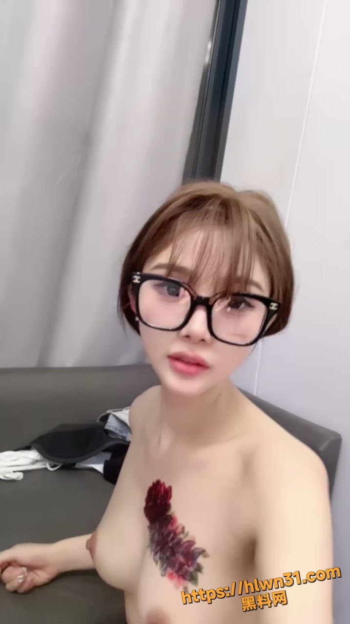 717X1280