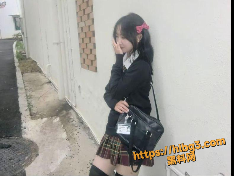 790X595