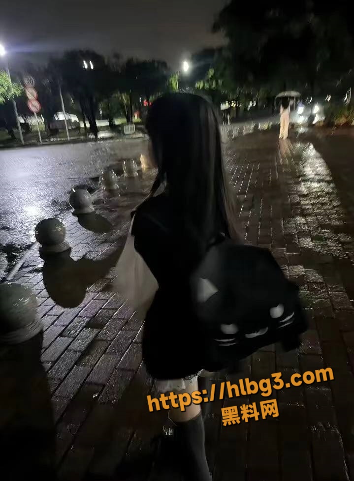 719X978