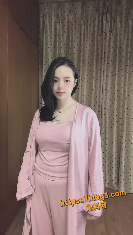 529X933