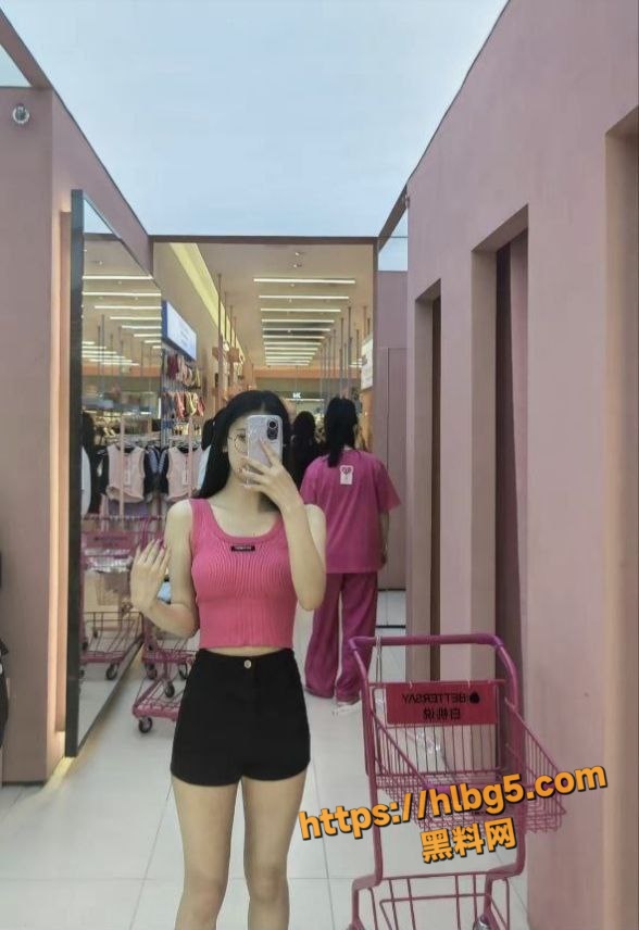 588X856