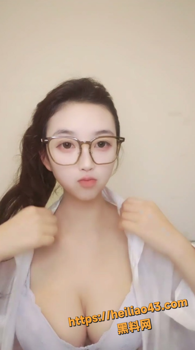 QQ20251223161557