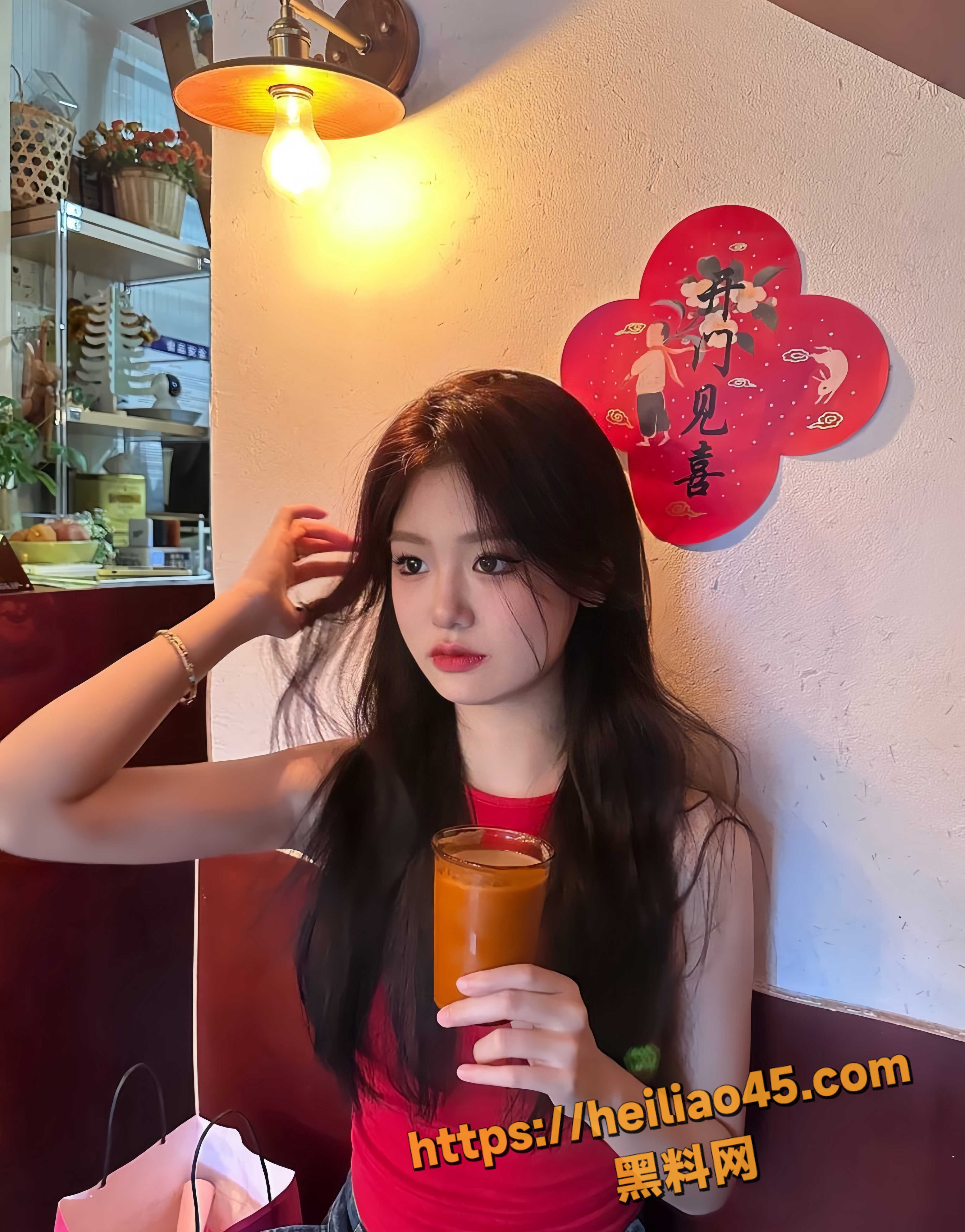 胡岑昔与金主酒店约炮1