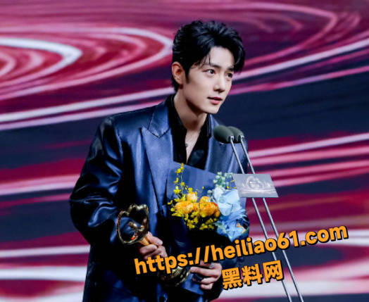 微博之夜杨幂抢c位引起退票1