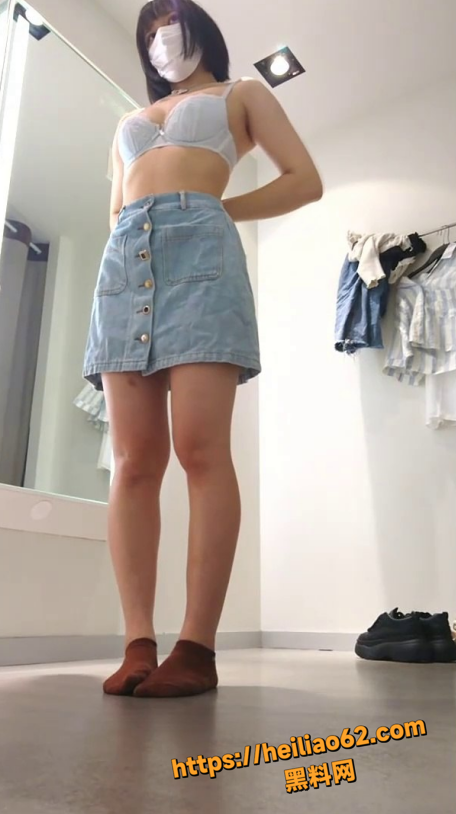 高颜值学生换装视频2
