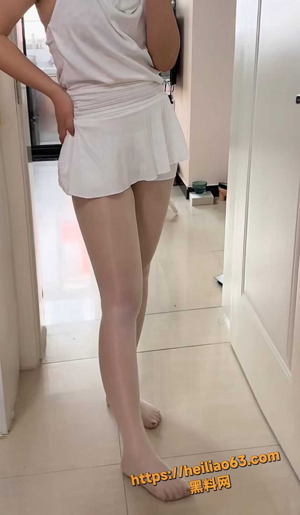 抖音网红恬黑丝开裆福利2