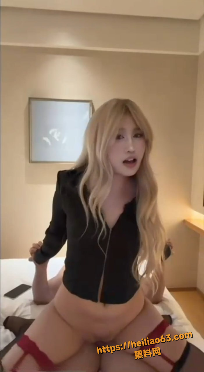 巨乳翘臀