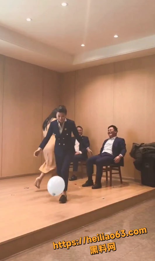 公司年会暧昧游戏3