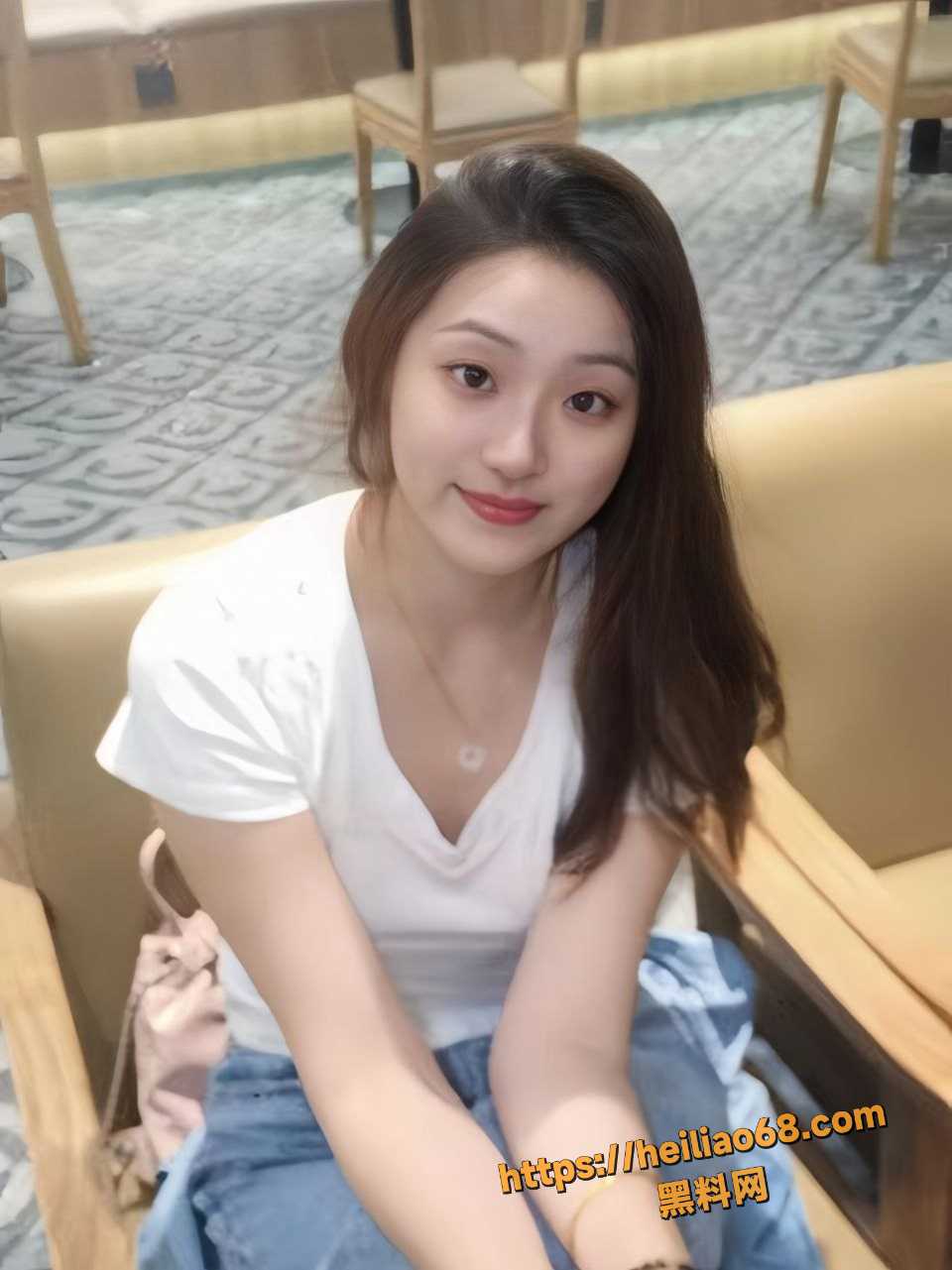 女大学生张灵被富哥爆操视频流出3