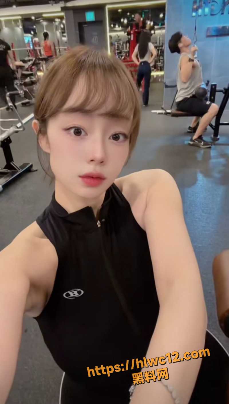 健身博主SUSU巨乳裸拍2