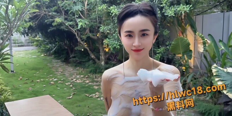 大表姐裸体泡沫淋浴3